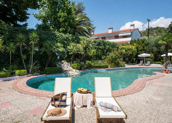 Aristides Hotel
